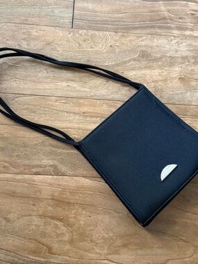 Black Bag - Minimal Shoulder Tote